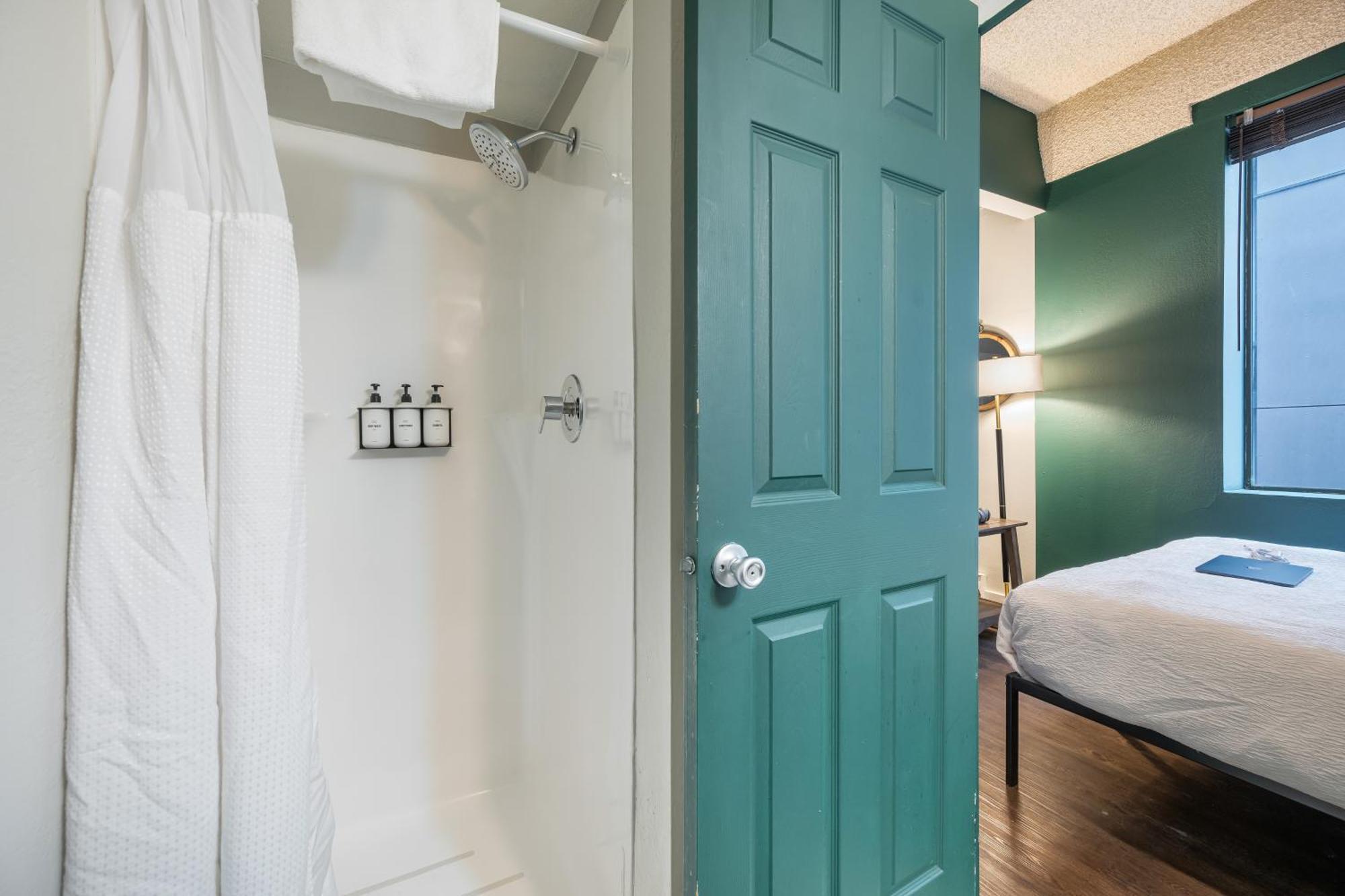 Oxford Apartment By At Mine Hospitality Seattle Exterior foto