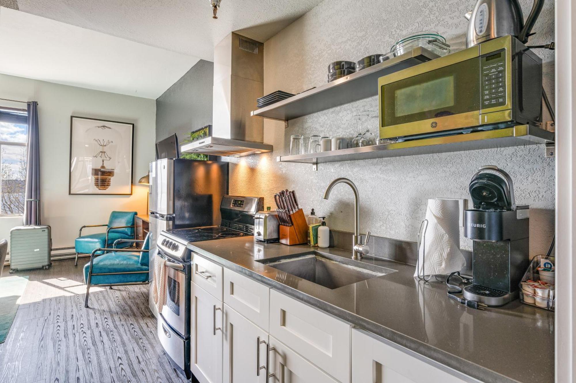 Oxford Apartment By At Mine Hospitality Seattle Exterior foto
