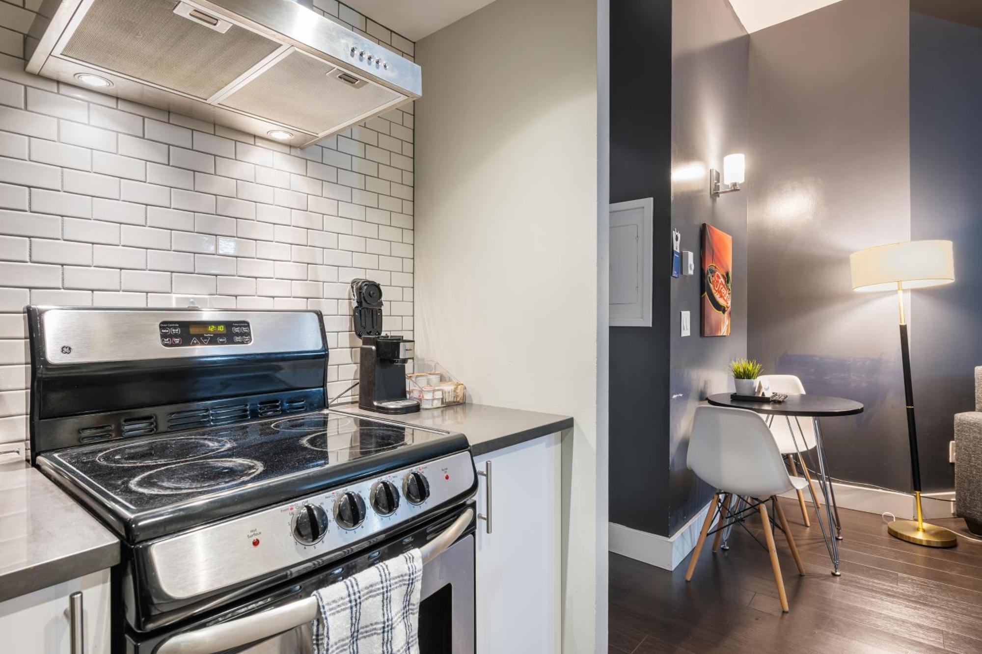 Oxford Apartment By At Mine Hospitality Seattle Exterior foto