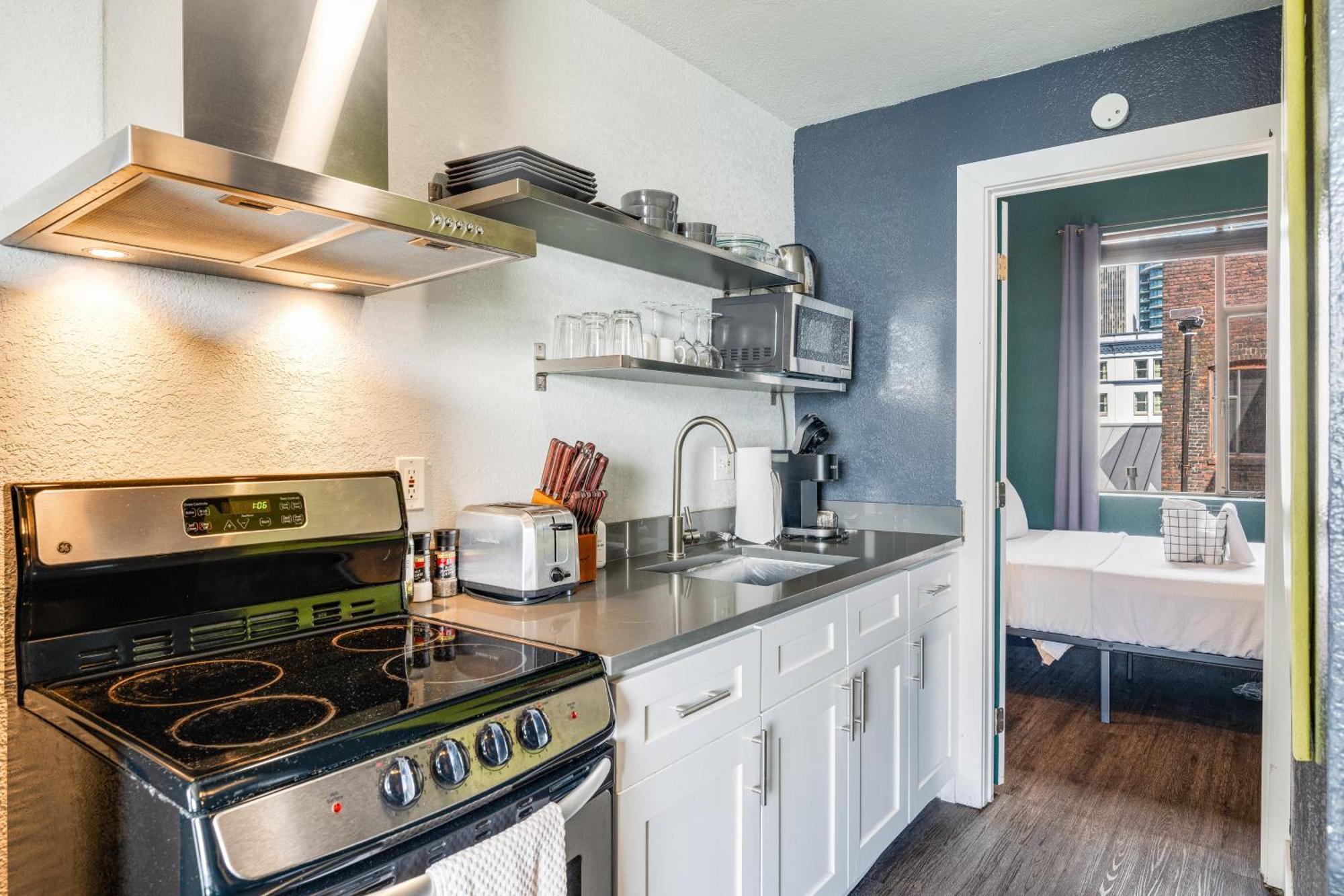Oxford Apartment By At Mine Hospitality Seattle Exterior foto